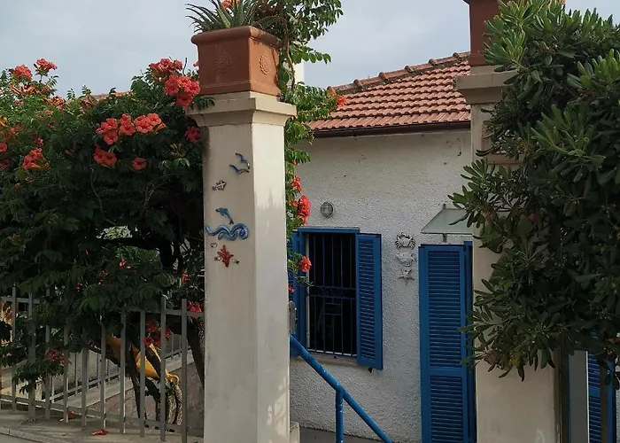 Hotel sulla spiaggia: la baracca dei pescatori