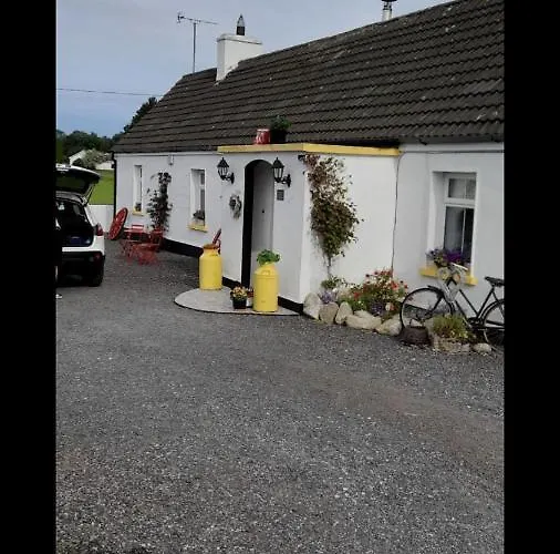 Pet Friendly hotel: Toddys Cottage & Stables
