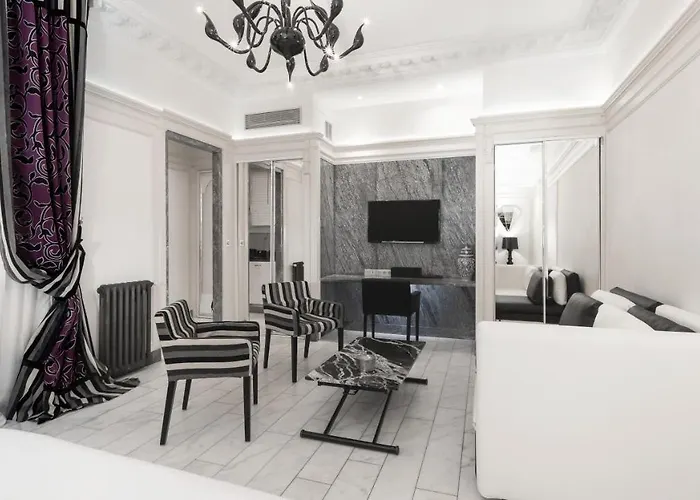 Hôtel accueillant les animaux: Famous Champs Elysees