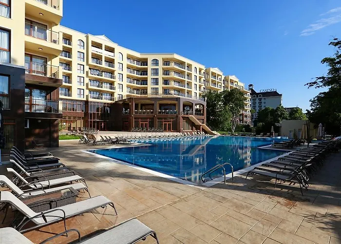 Hotel with view: Apart Hotel Golden Line