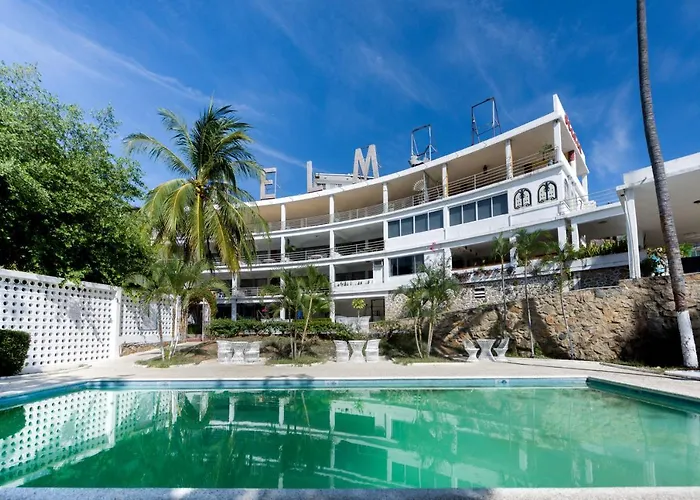 Hotel 5 Estrellas Oyo Belmar, Caleta, Acapulco