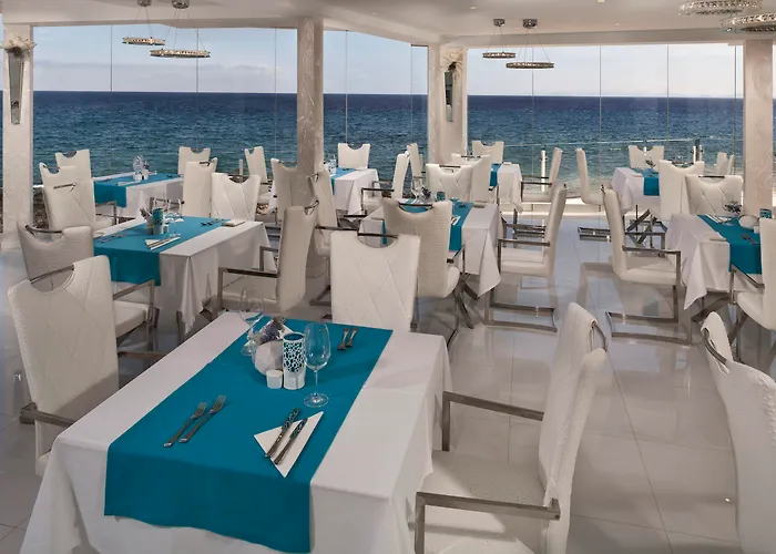 In Luxury hotels Lani'S Suites De Luxe - Adults Only