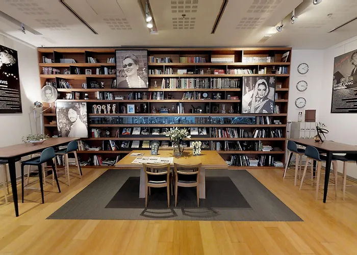 Hotel de 4 estrellas: Hotel Zinema7