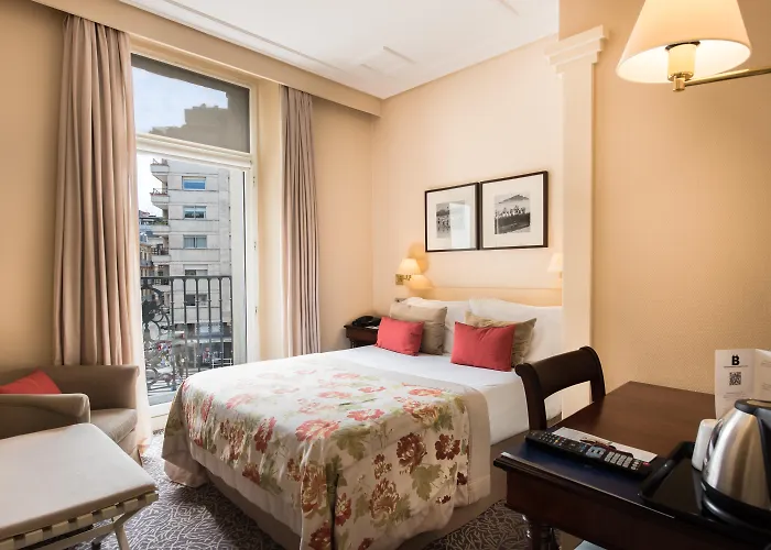 Hotel with Tennis: Hotel De Londres Y De Inglaterra