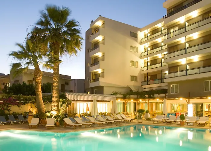 Pet Friendly hotel: Best Western Plus Hotel Plaza