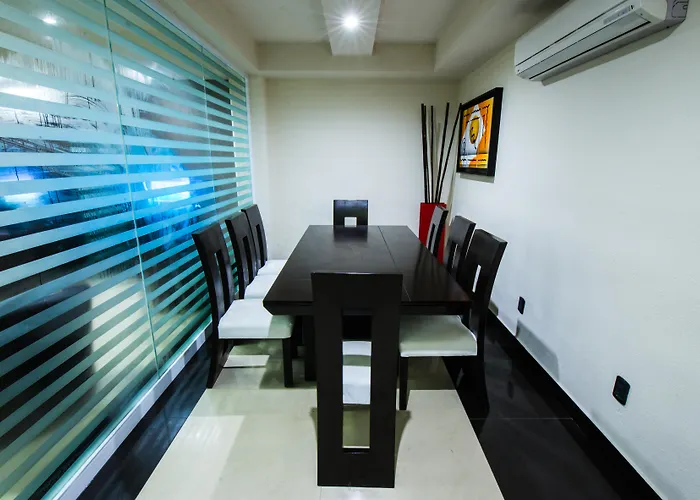 Centraal gelegen hotel: Hotel Portonovo Plaza Malecon