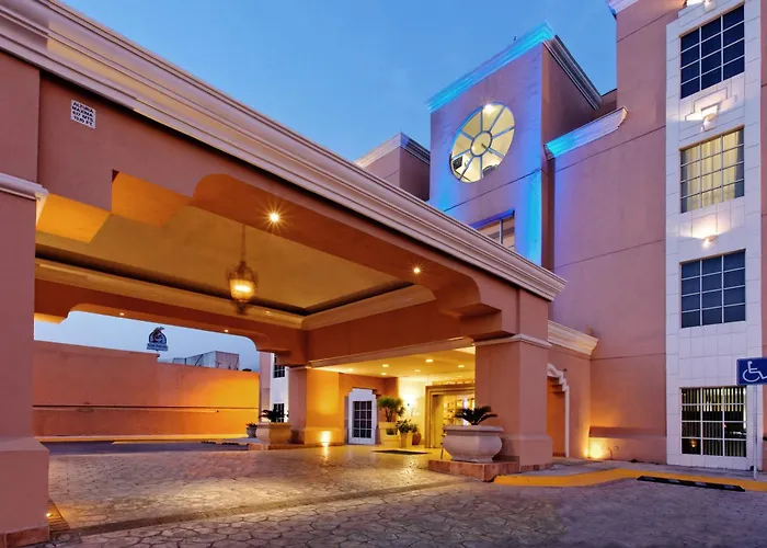 Hotel con piscina: Holiday Inn Express - Monterrey - Tecnologico By Ihg