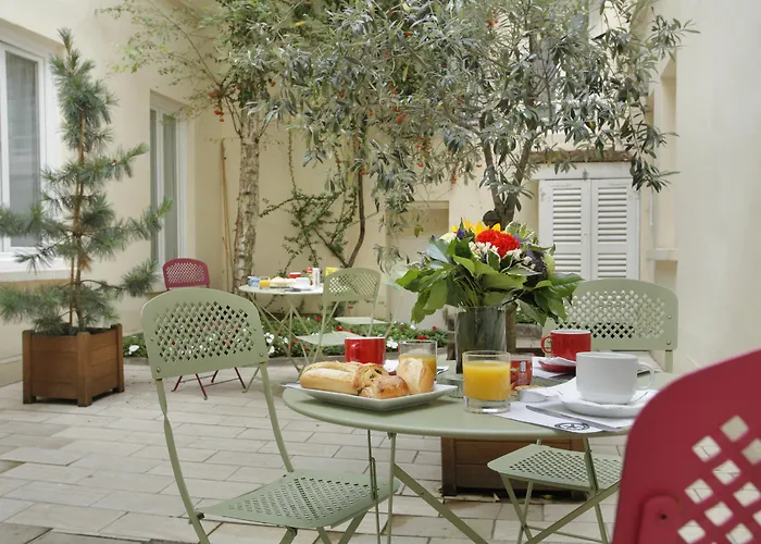 Huisdiervriendelijk hotel: Hotel Lecourbe, Paris Tour Eiffel