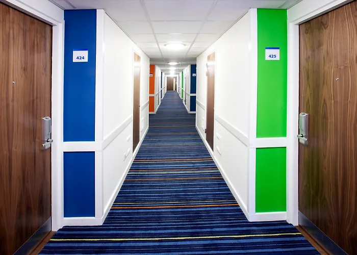 Holiday Inn Express City, An Ihg