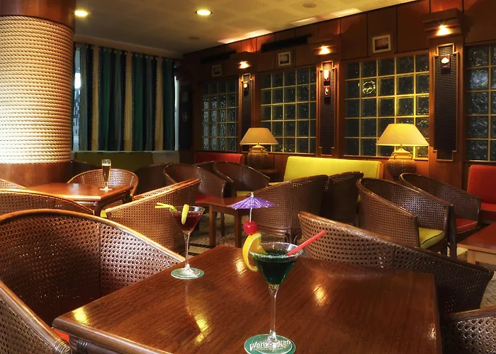 Hotel com parque aquático: Oceanus Aparthotel