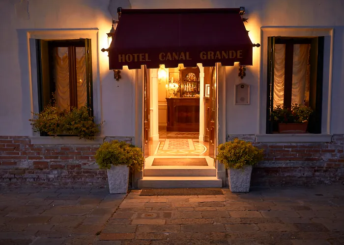 Casino hotel: Canal Grande