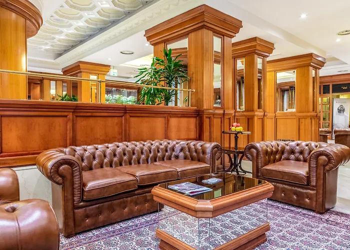 Hotel near College: Radisson Blu Ghr Rome
