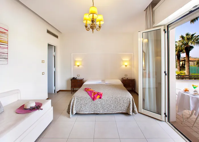 Central hotel: Hotel Alpha