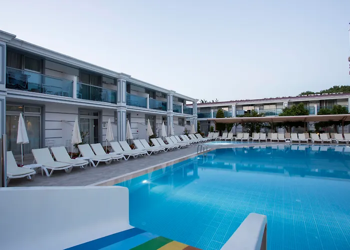  Sun Club Side