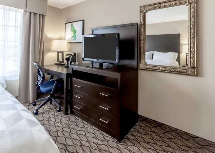 Holiday Inn Milwaukee Airport By Ihg