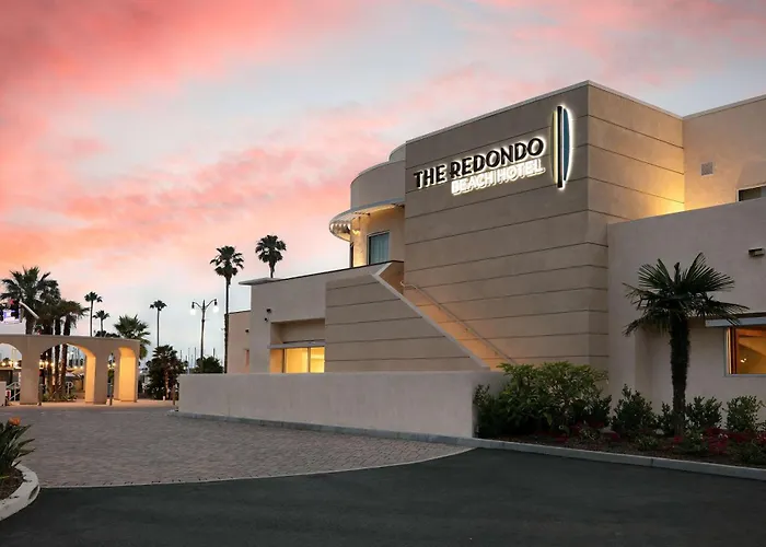 Romantic hotel: Redondo Beach Hotel, Tapestry Collection By Hilton