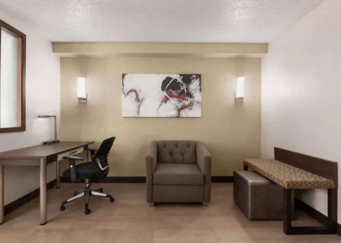 Ramada By Wyndham Suites Orlando Airport- Free Airport Shuttle