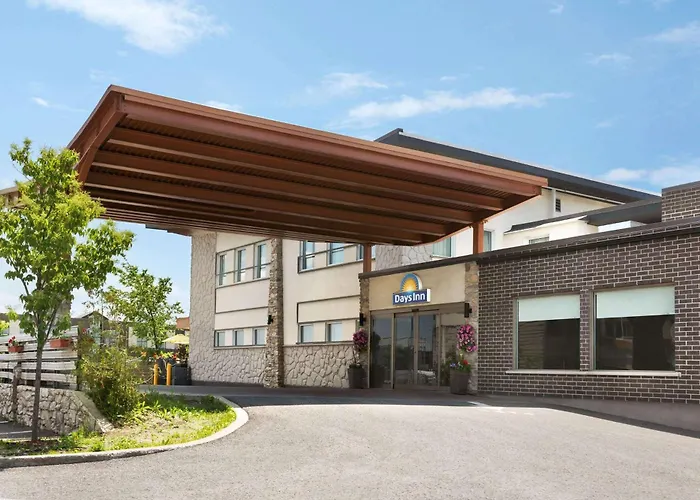  Days Inn By Wyndham Montreal East