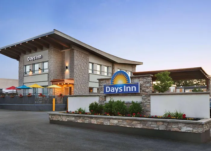  Days Inn By Wyndham Montreal East