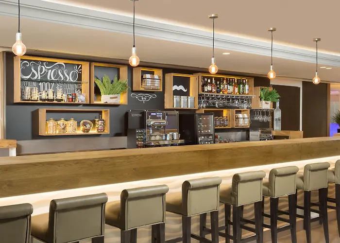 Carlton Tel Aviv Hotel - Luxury On The Beach