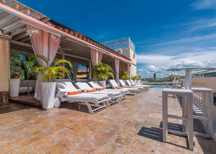 Hotel de 4 estrellas: GHL Hotel Armería Real