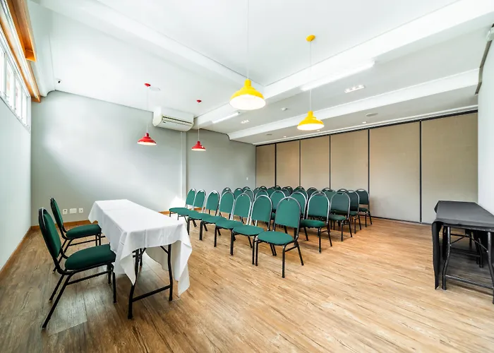 Hotel com piscina: Hotel Laghetto Siena Gramado