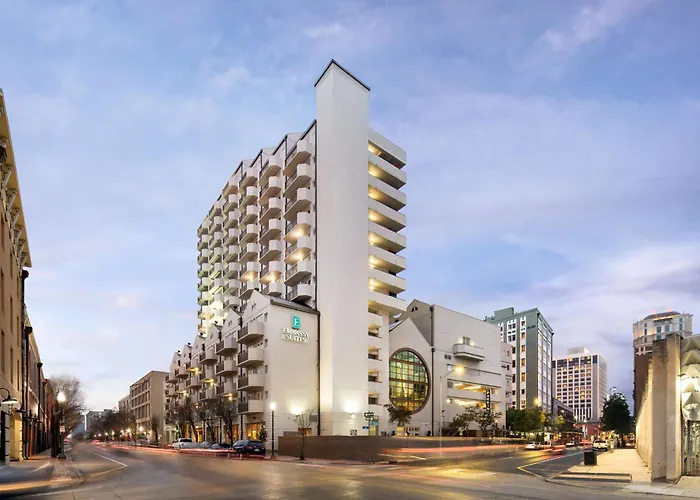 Hotels with pool Embassy Suites By Hilton New Orleans Convention Center