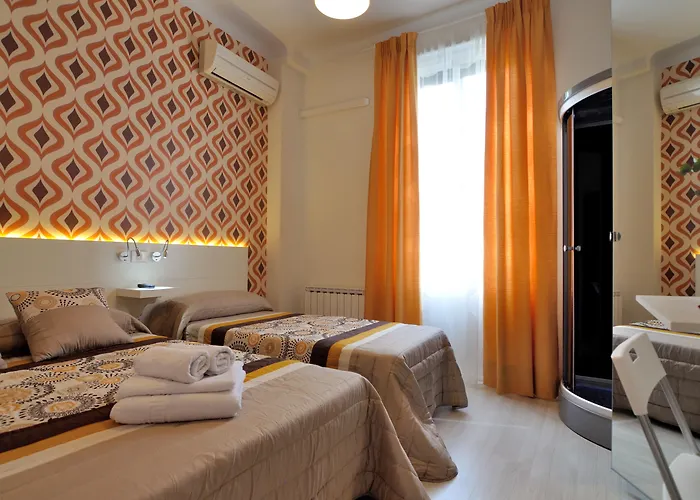 Hotel perto da faculdade: Far Home Plaza Mayor