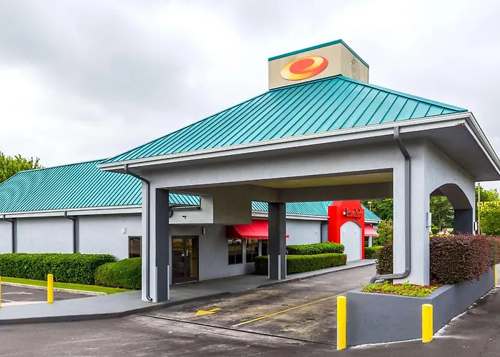 Motel: Econo Lodge - Oxmoor