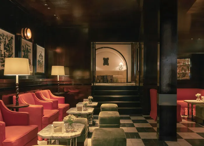 Luxury hotel only: Hotel La Ponche