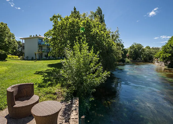 Sowell Hotels Domaine De La Petite Isle LʼIsle-sur-la-Sorgue