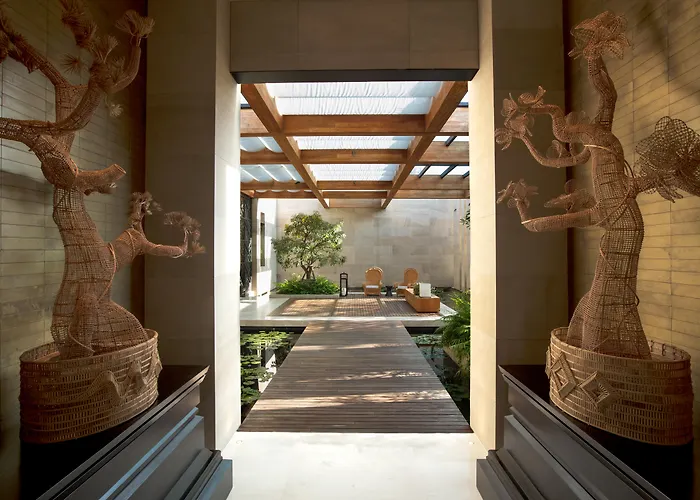 Resort: Rosewood Phuket
