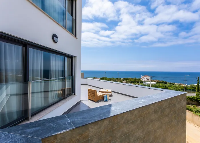 Hotel: You And The Sea