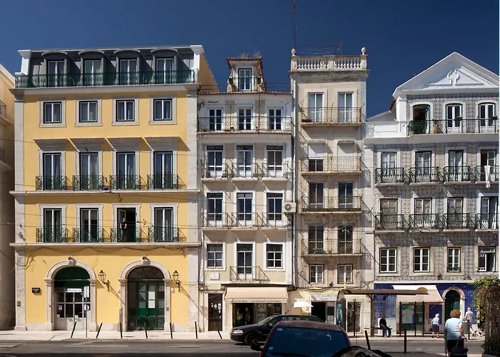 Hotel near College: Ascensor Da Bica - Lisbon Serviced Apartments