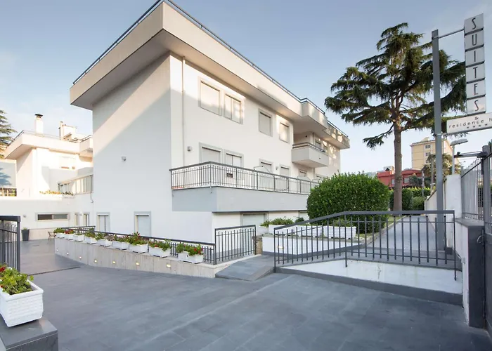  Suites & Residence