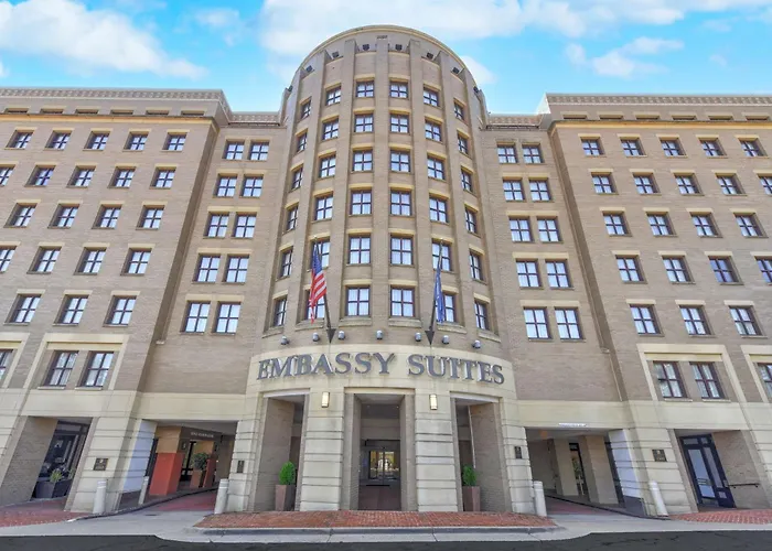 Cheap hotel: Embassy Suites By Hilton Alexandria Old Town