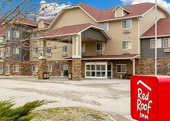 Motel: Red Roof Inn & Suites Omaha - Council Bluffs