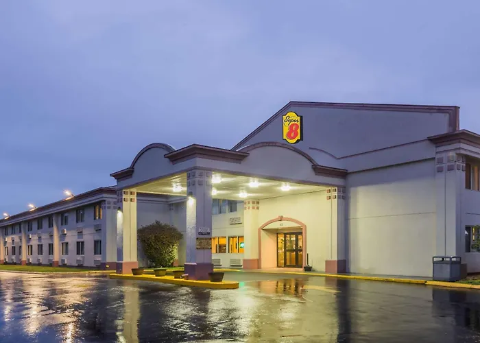 Super 8 By Wyndham Hartford