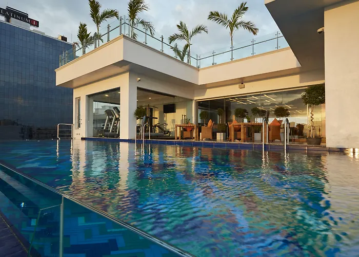 Beach hotel: Mandarina Colombo