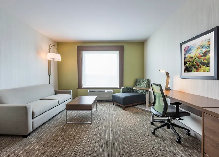 Holiday Inn Express & Suites Moncton By Ihg