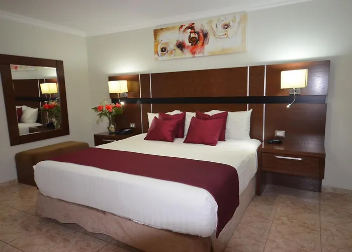 Сity center hotels Coral Suites