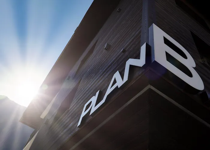 Pet Friendly hotel: Planb Hotel - Living Chamonix