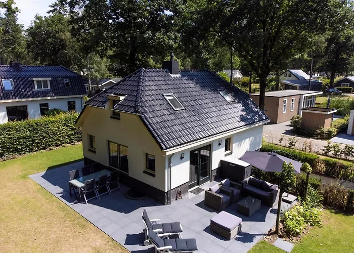 Vakantiehuisje Spacious Luxury Holiday Home/ - Ruime Luxe Vakantiewoning/-
