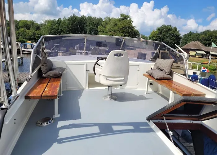Boat & Breakfast