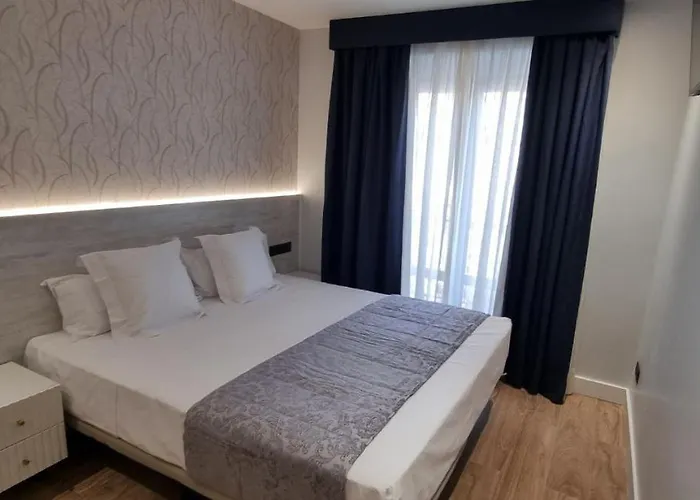 Hotel de 4 estrellas: Ch La Petite Maison - Boutique - Madrid