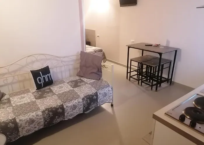B&B: A New Guesthouse