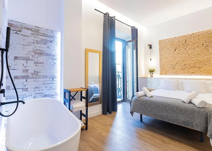  Sevilla Deluxe Suites