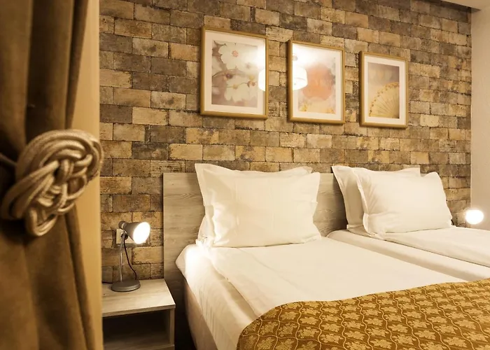 Hotel: Sofia Place Hotel By Hmg