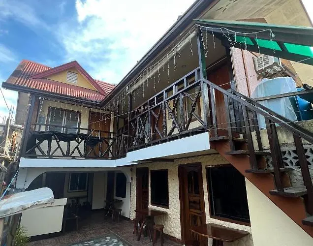 Guest house: Lola Flor'S Guest House