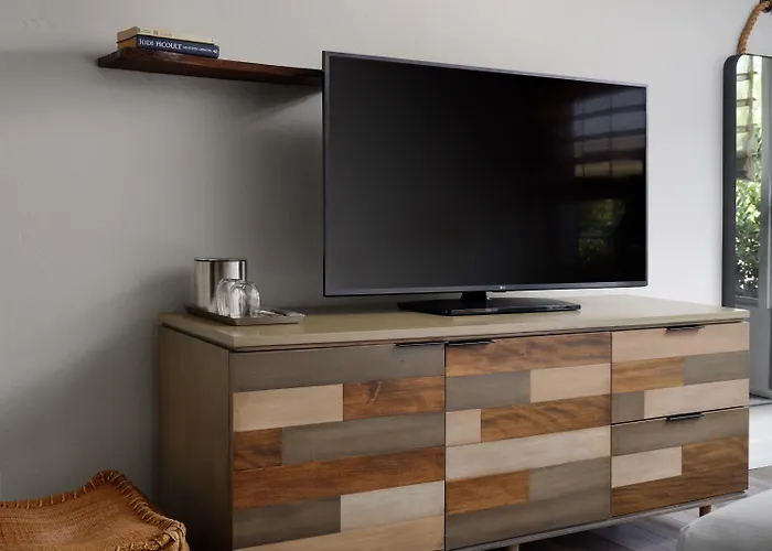 The Leta Santa Barbara Goleta, Tapestry Collection By Hilton